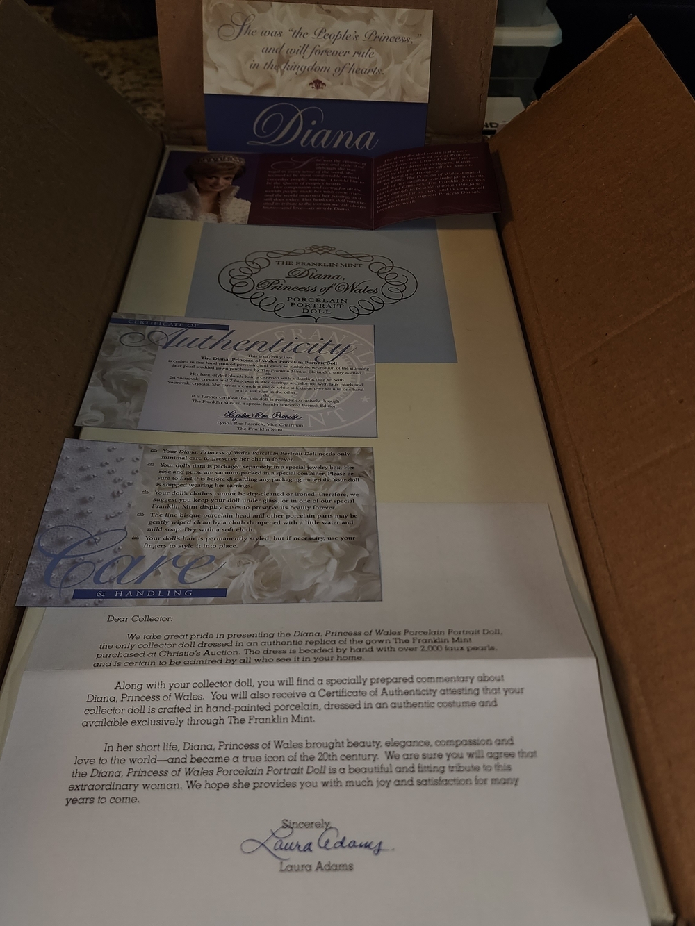 Diana Porcelain Portrait Doll Certificate Set - Pale Blue & Cream